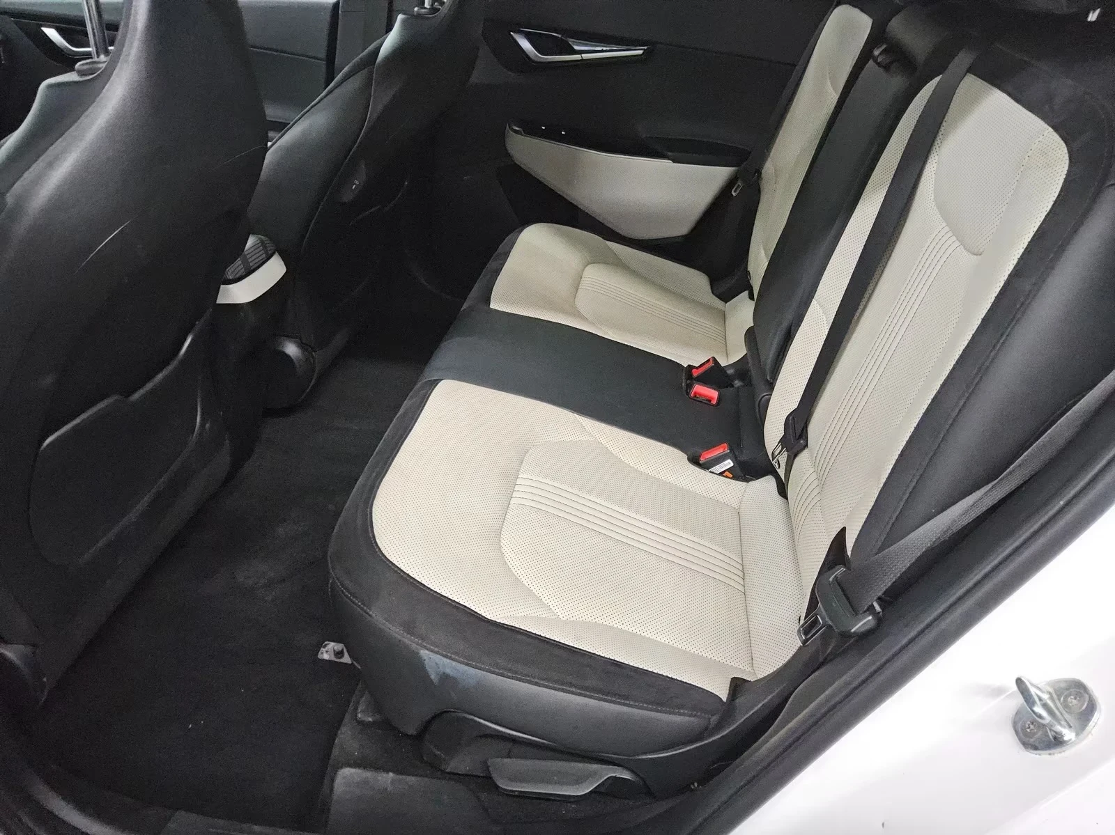 Kia EV6 GT-Line 77kWh RWD DISTR 360* Winter Pack+ HUD KeyL, снимка 12 - Автомобили и джипове - 54296974