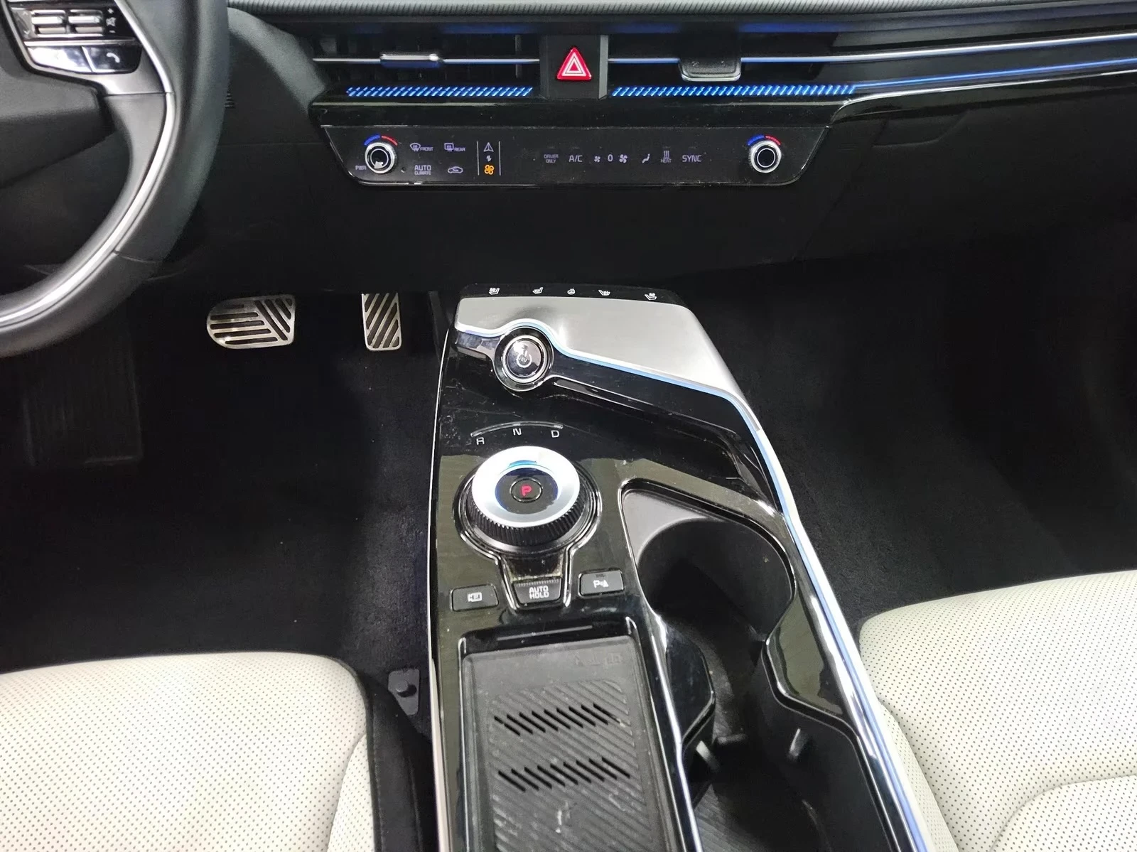Kia EV6 GT-Line 77kWh RWD DISTR 360* Winter Pack+ HUD KeyL, снимка 6 - Автомобили и джипове - 54296974
