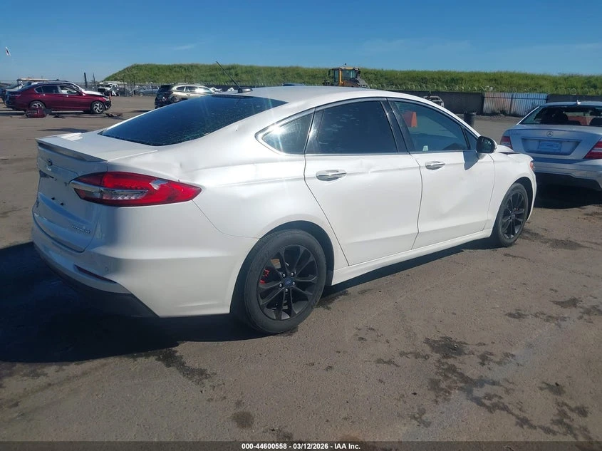 Ford Fusion 2.0l Energi Titanium, снимка 4 - Автомобили и джипове - 54490533