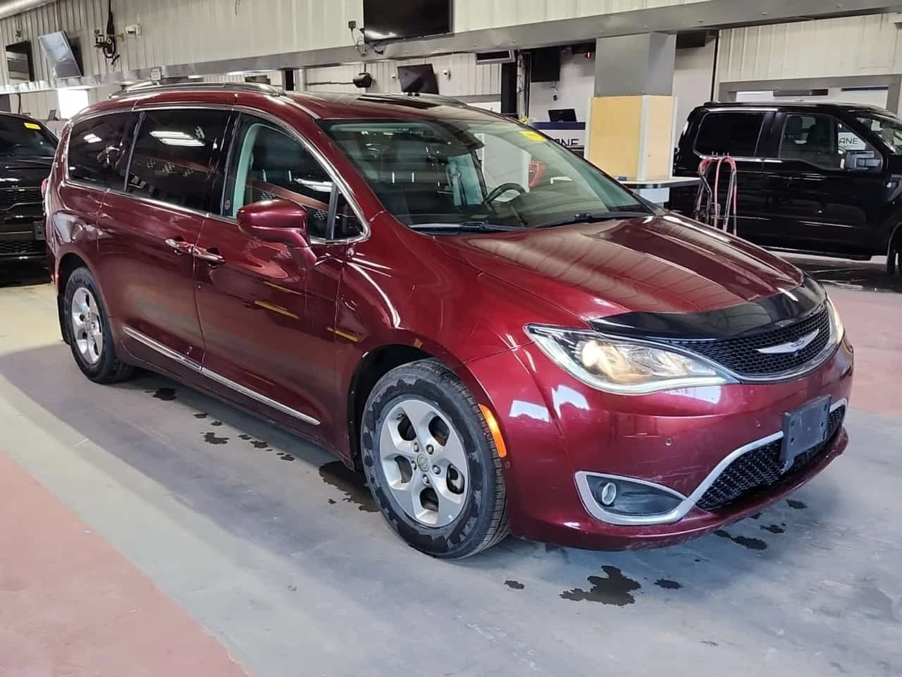 Chrysler Pacifica TOURING L PLUS| DISTRONIC| 360| PANO| 2 КЛЮЧА, снимка 2 - Автомобили и джипове - 54623515