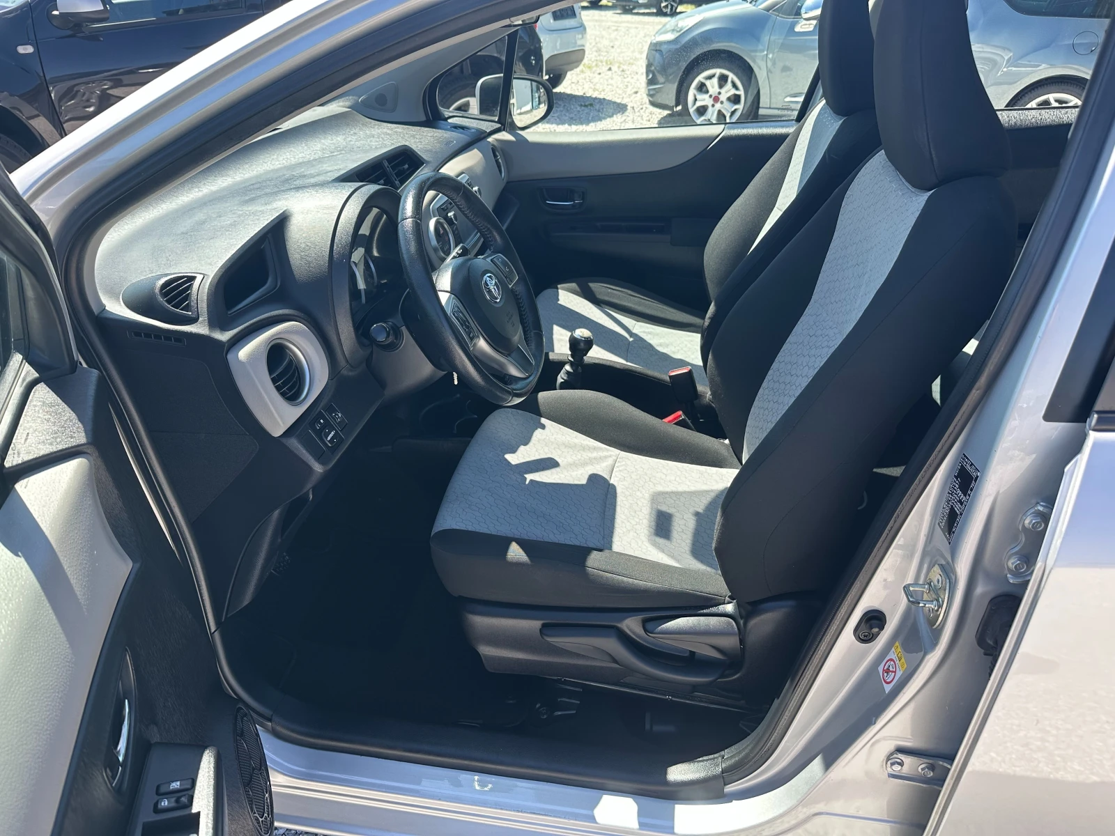 Toyota Yaris 1.4D4D* NAVI* Камера* , снимка 15 - Автомобили и джипове - 54714153