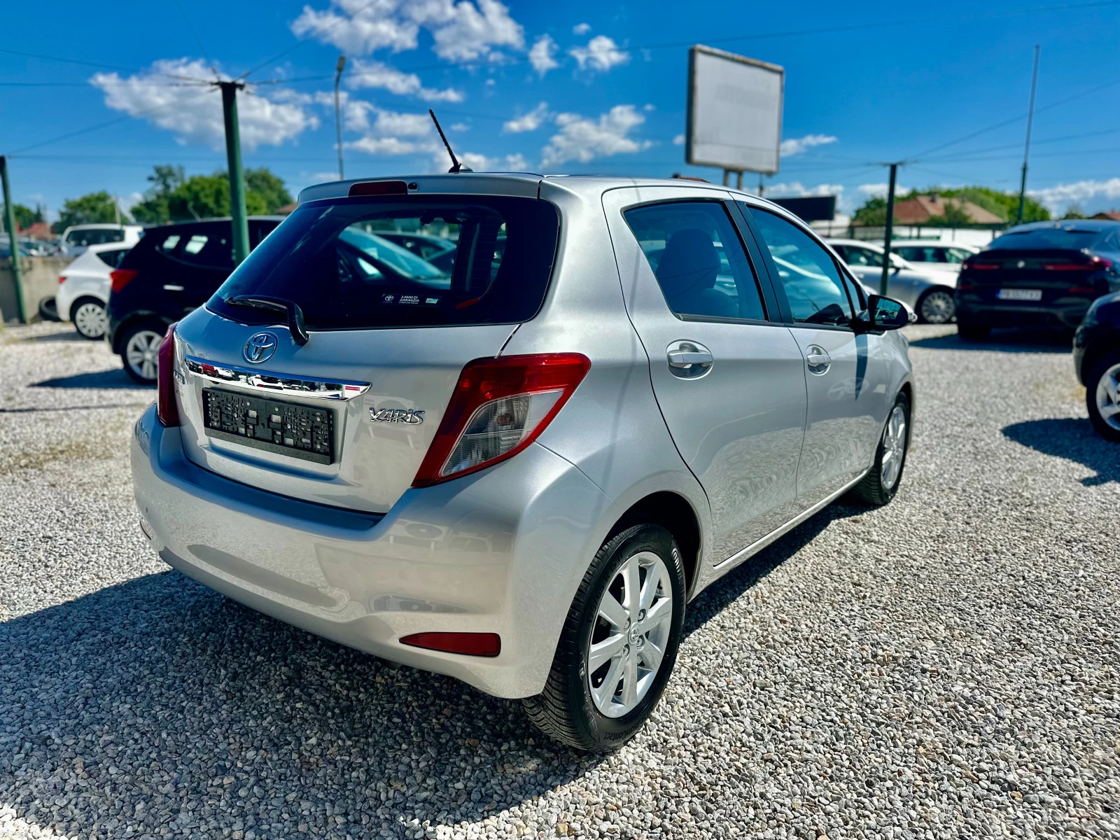Toyota Yaris 1.4D4D* NAVI* Камера* , снимка 4 - Автомобили и джипове - 54714153