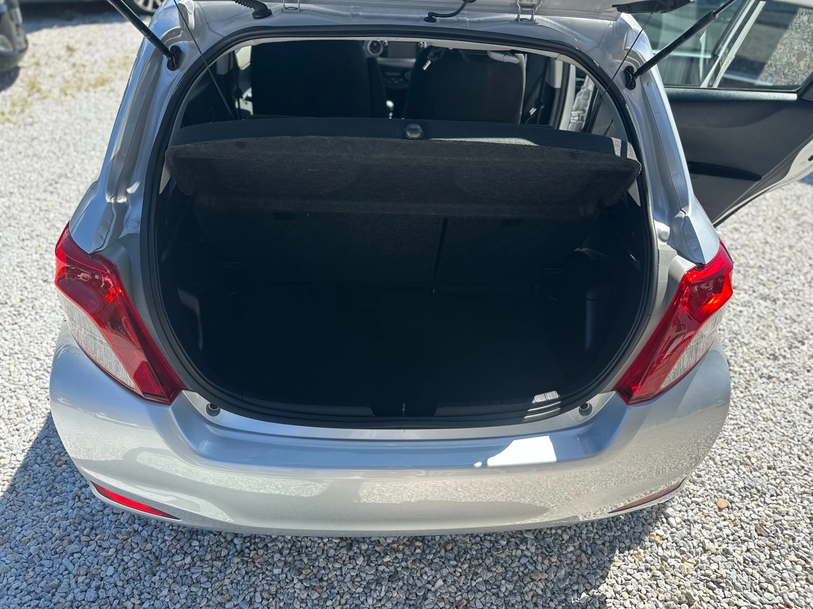 Toyota Yaris 1.4D4D* NAVI* Камера* , снимка 10 - Автомобили и джипове - 54714153