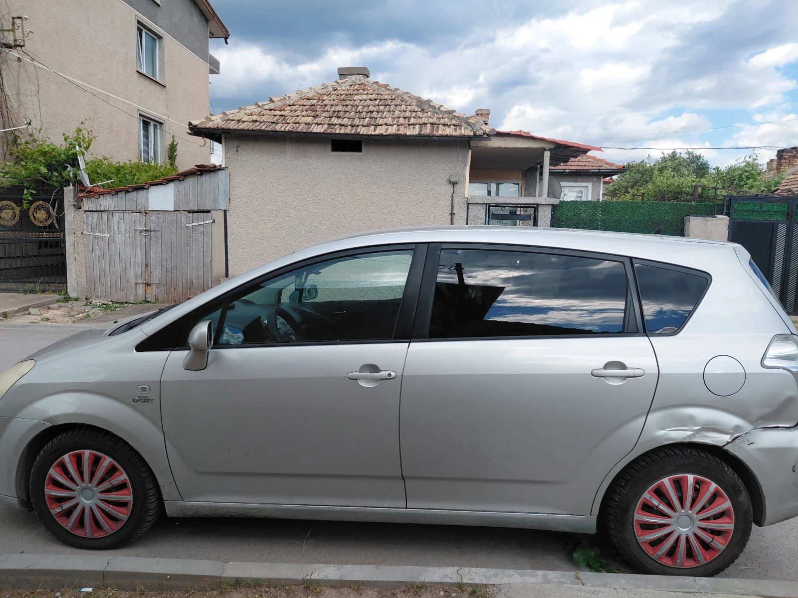 Toyota Corolla verso, снимка 4 - Автомобили и джипове - 54721425