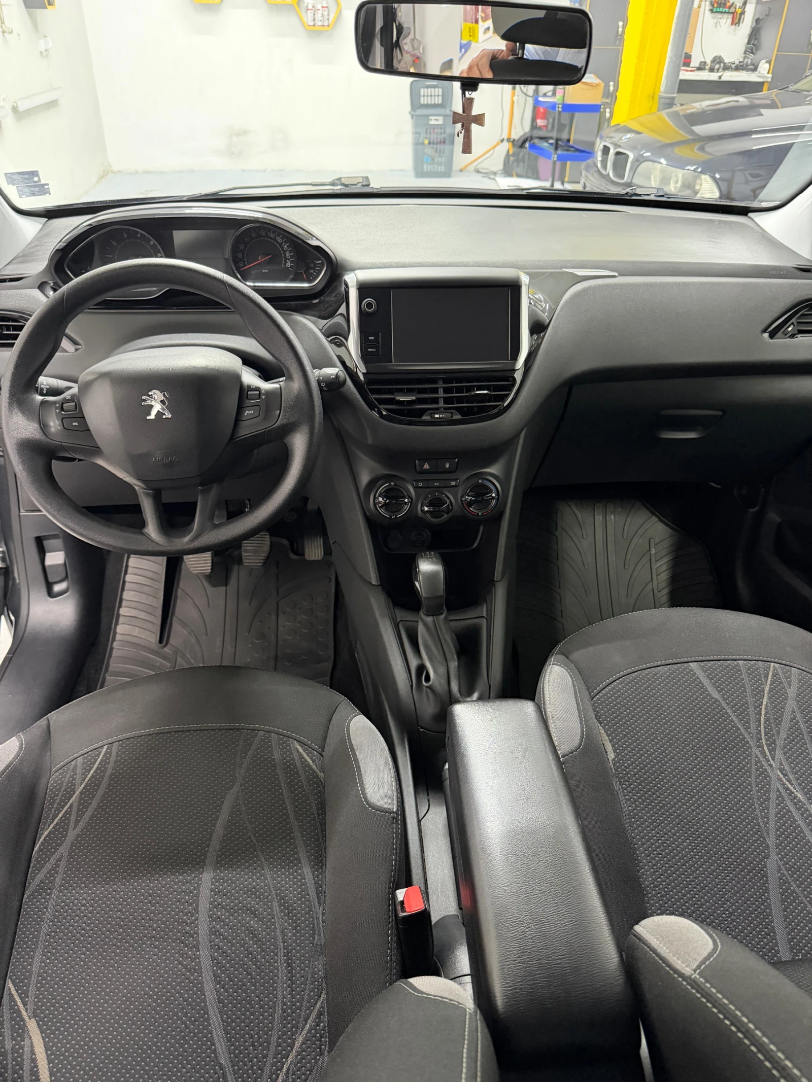 Peugeot 208 1.4 БЕНЗИН / ГАЗ, снимка 7 - Автомобили и джипове - 55191649