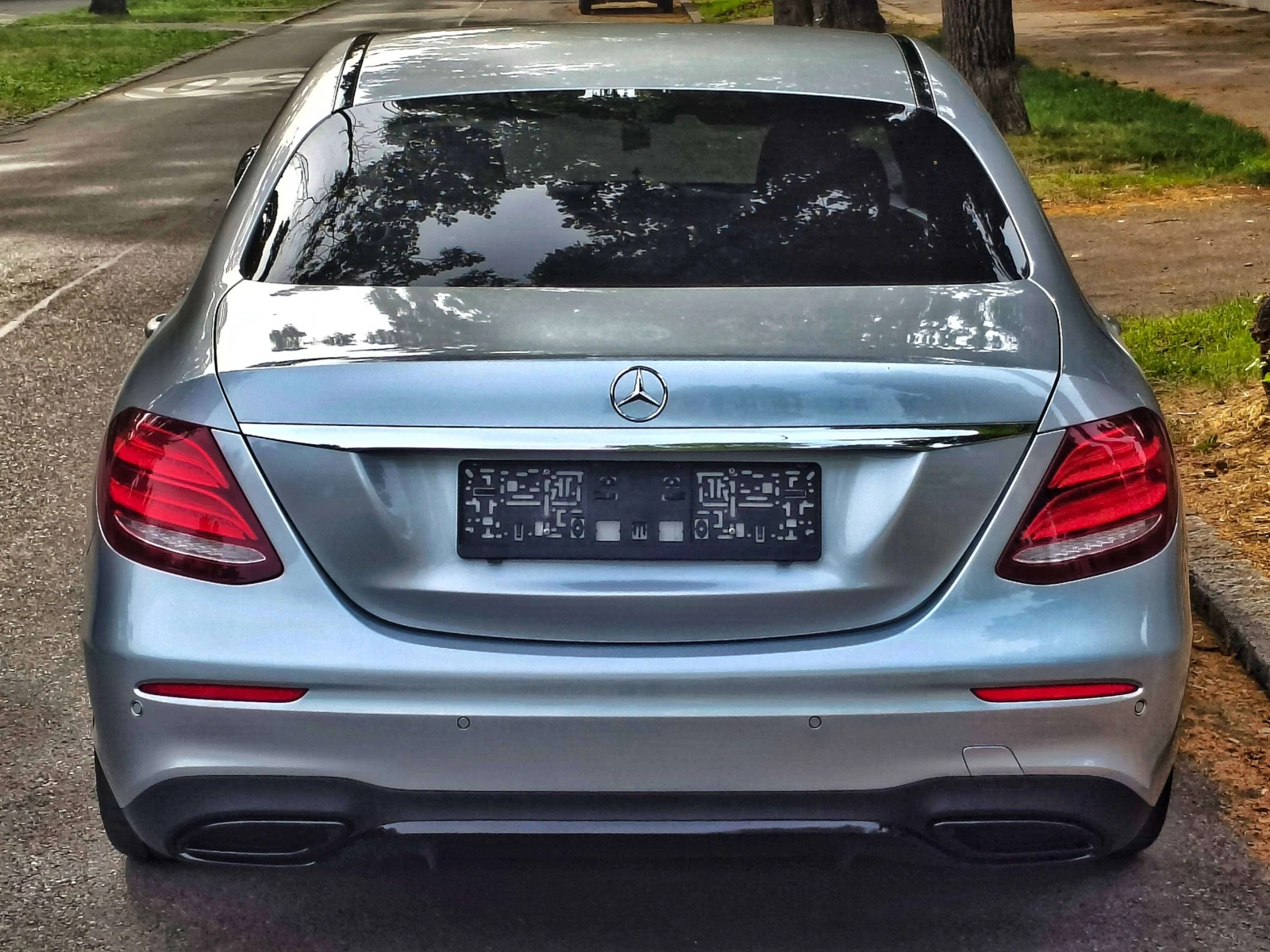 Mercedes-Benz E 220 AMG