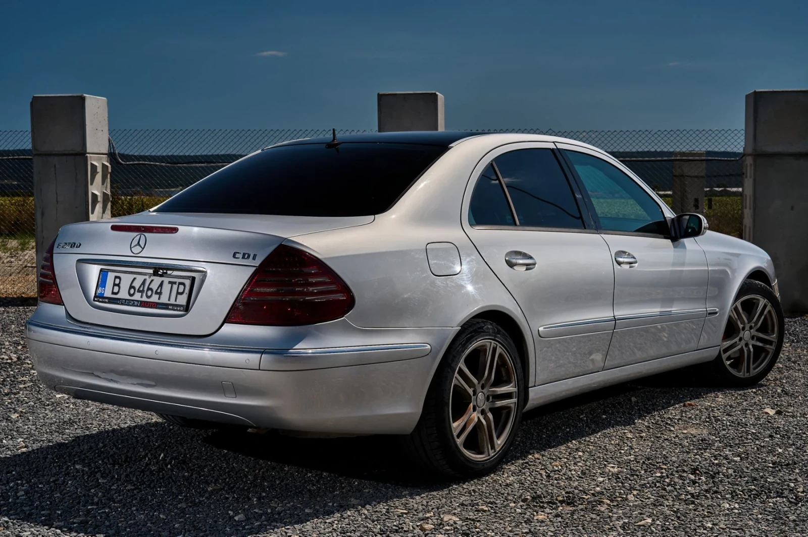 Mercedes-Benz E 270, снимка 4 - Автомобили и джипове - 55476831