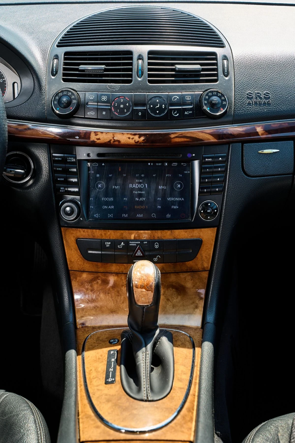 Mercedes-Benz E 270, снимка 13 - Автомобили и джипове - 55476831