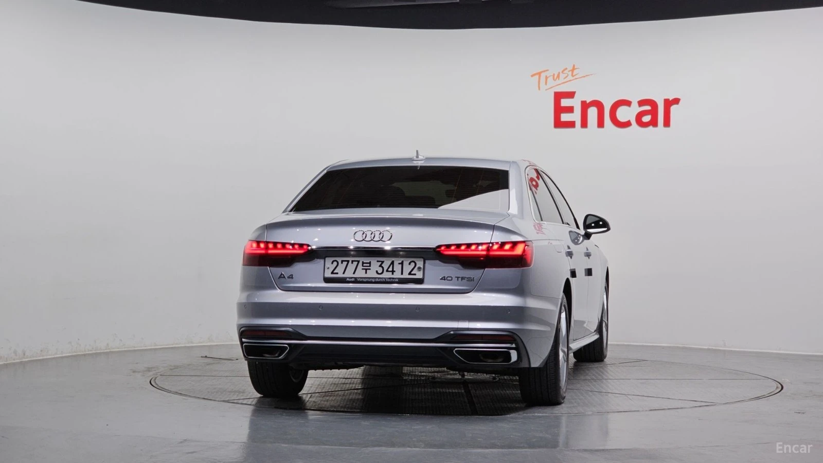 Audi A4 40 TFSI* КОЖА* НАВИ* ПАНО* КАМЕРА, снимка 4 - Автомобили и джипове - 55480827