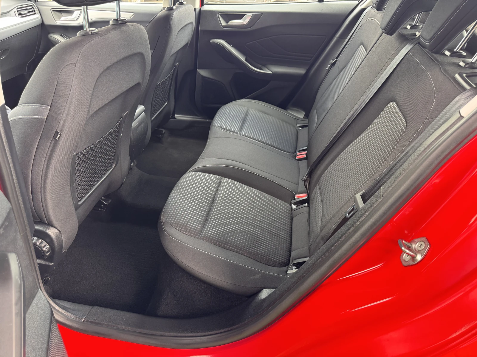 Ford Focus TREND EDITION/1.0EcoBoost/125k.c./6MT, снимка 10 - Автомобили и джипове - 55926347