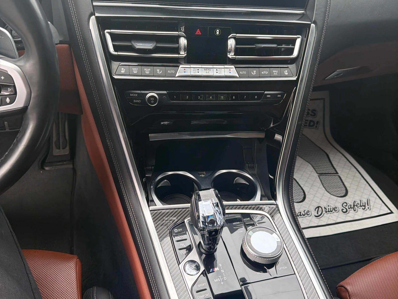 BMW 850 xDrive | CARFAX | БЕЗ ИНЦИДЕНТИ, снимка 9 - Автомобили и джипове - 56145140