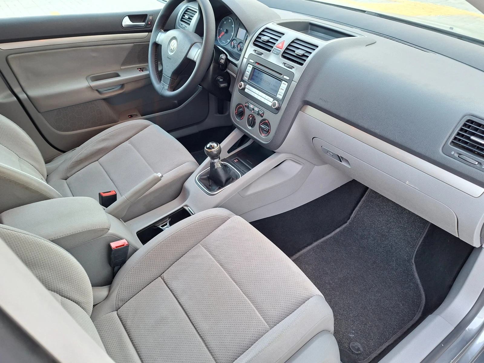 VW Golf 1.9TDI 105, снимка 9 - Автомобили и джипове - 56199198