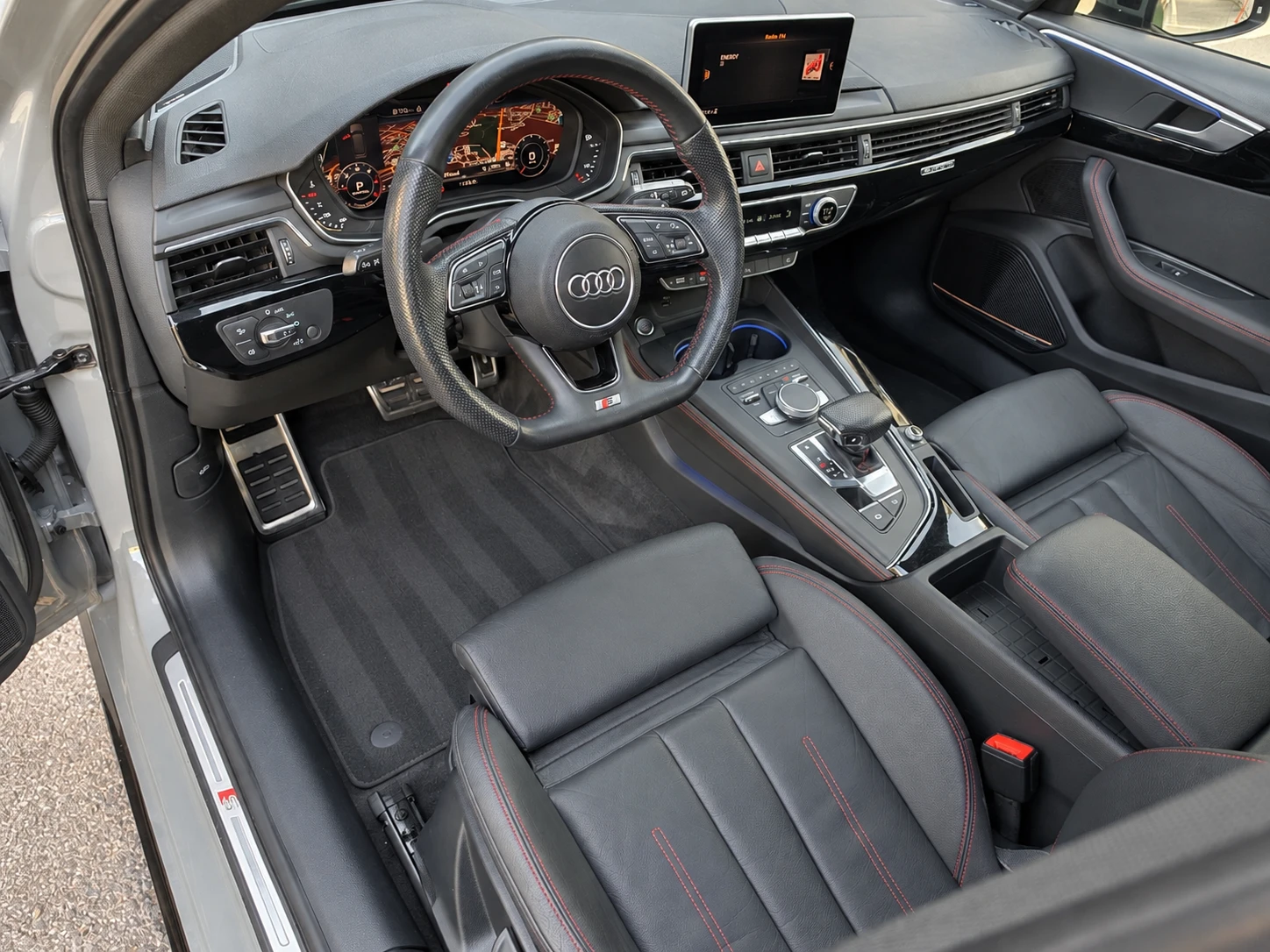 Audi A4 4.0TDI* 190KC* S-LINE* MATRIX* VIRTUAL COCKPIT* NA, снимка 9 - Автомобили и джипове - 56340114