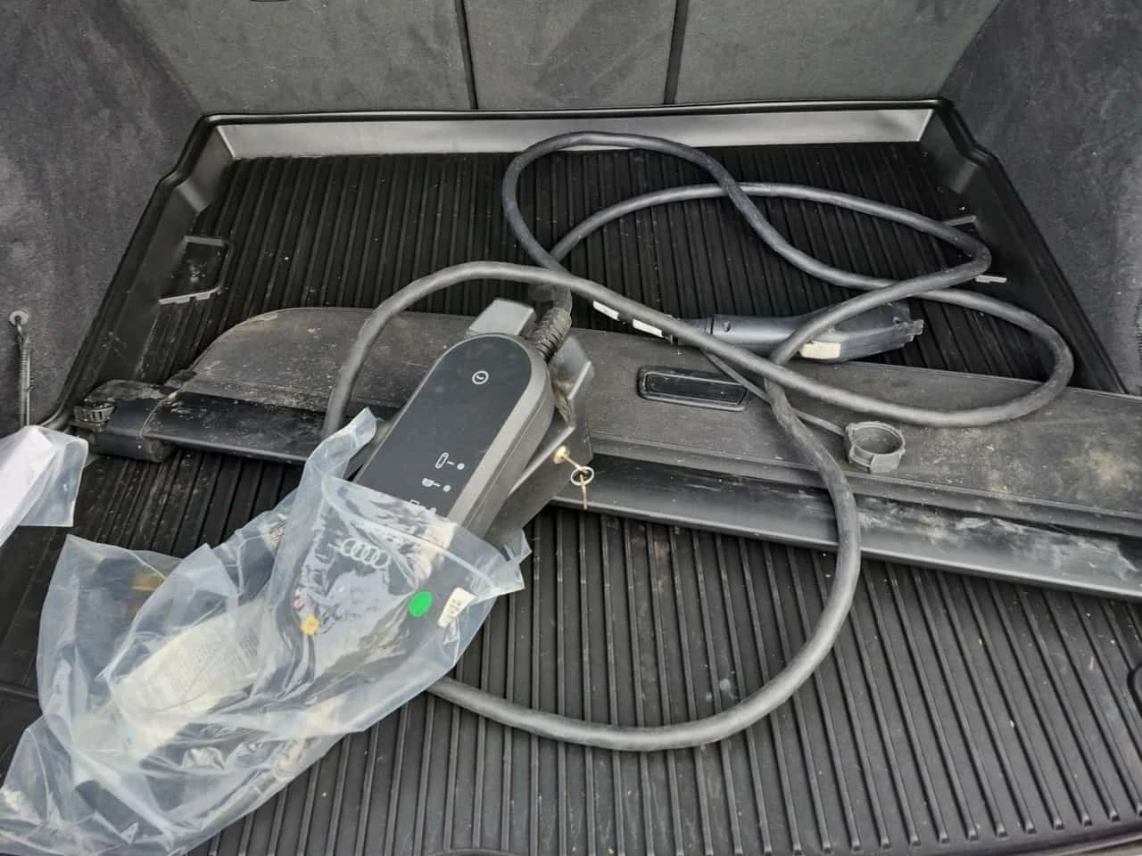 Audi E-Tron Quattro Technik/�������/�����/����/2 ����� | Mobile.bg � ����������� 16