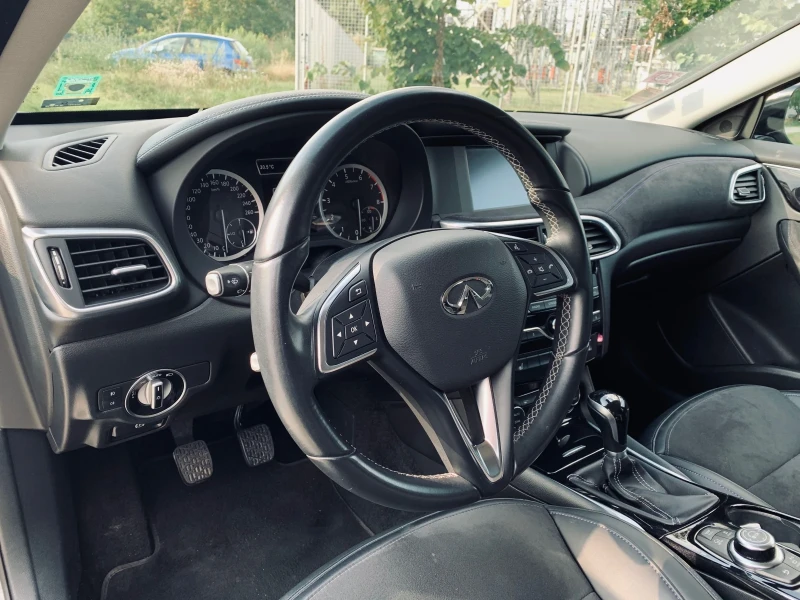 Infiniti Q30 LUXE, снимка 3 - Автомобили и джипове - 48958764