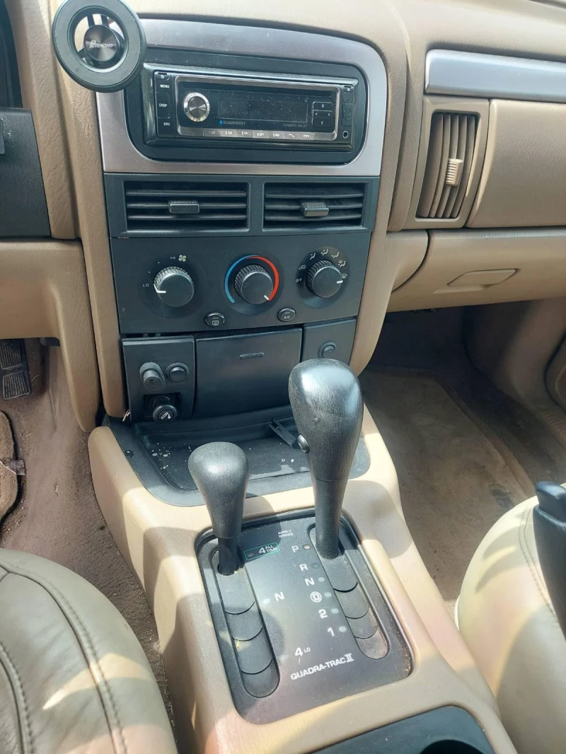 Jeep Grand cherokee 4.0i GAZ, снимка 11 - Автомобили и джипове - 51402353