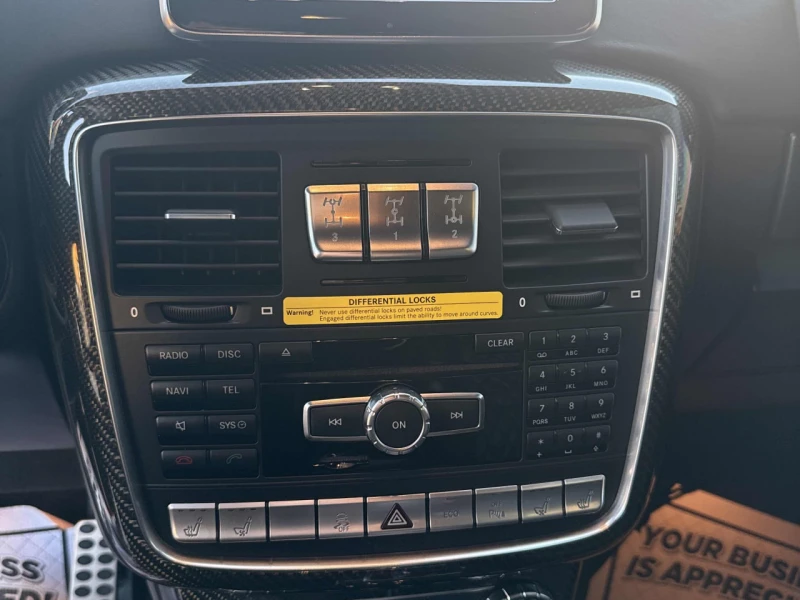 Mercedes-Benz G 63 AMG CARFAX* АВТОФИНАНСИРАНЕ БЕЗ ПЪРВОНАЧАЛНА ВНОСКА, снимка 11 - Автомобили и джипове - 52660469