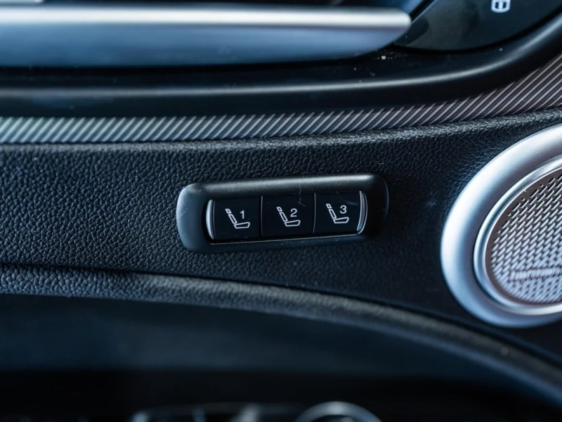 Alfa Romeo Stelvio * Veloce/HARMEN K/NAV/1OWNER/CLEAN CARFAX * CARFAX, снимка 11 - Автомобили и джипове - 52803887