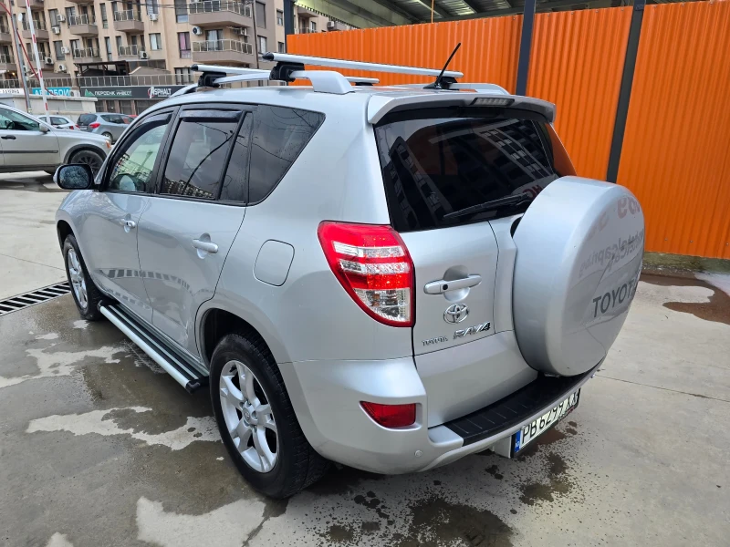 Toyota Rav4 2.2D4D, снимка 2 - Автомобили и джипове - 53121604