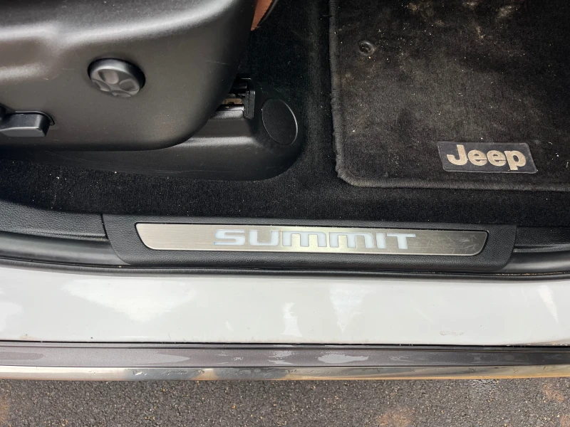 Jeep Grand cherokee 5.7 HEMI, снимка 8 - Автомобили и джипове - 53260361