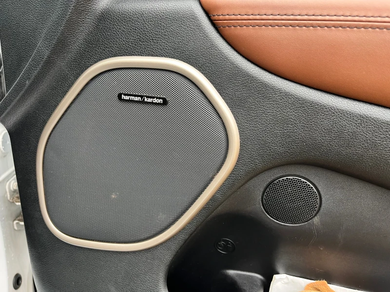 Jeep Grand cherokee 5.7 HEMI, снимка 9 - Автомобили и джипове - 53260361