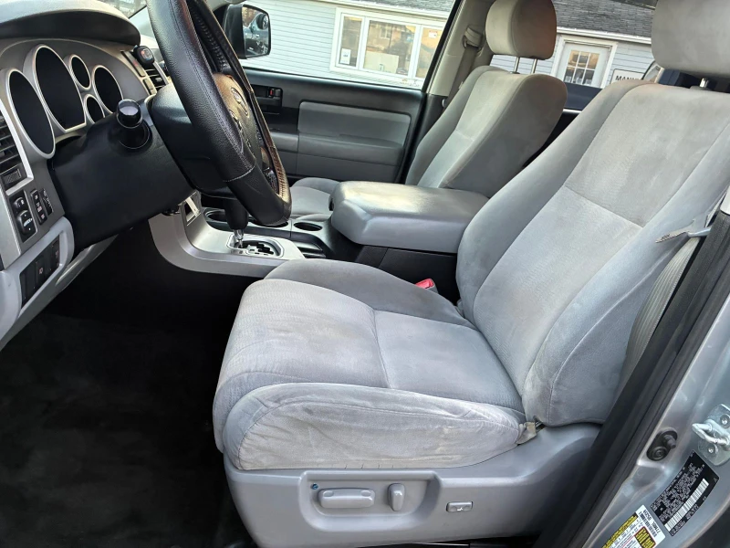 Toyota Sequoia АВТОПИЛОТ* КЕЙЛЕС* ЕЛ* СЕДАЛКИ* , снимка 13 - Автомобили и джипове - 53276213