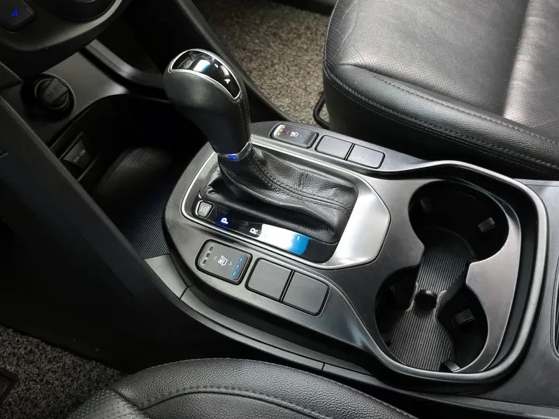 Hyundai Santa fe 2.0, снимка 9 - Автомобили и джипове - 54872220