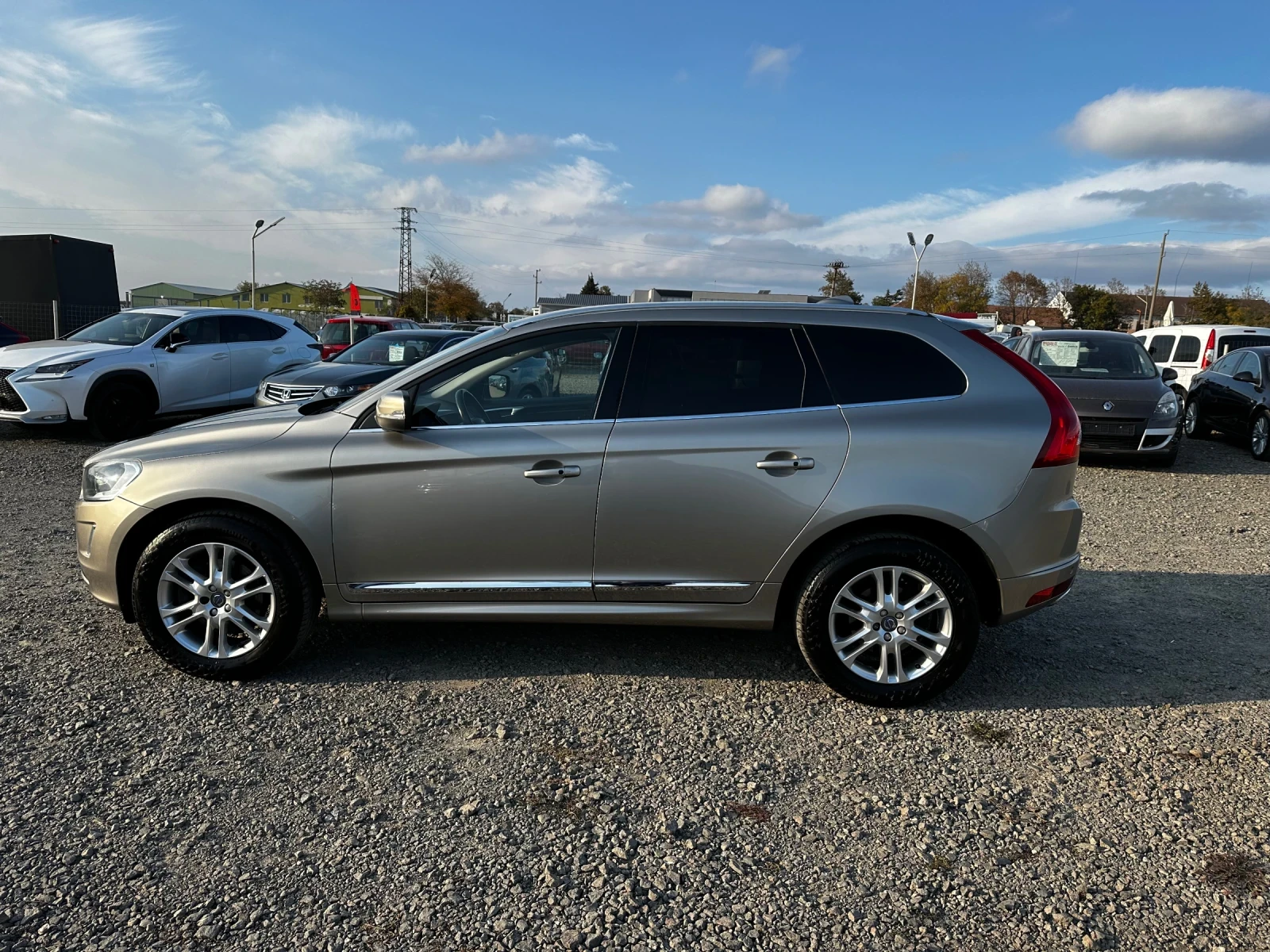 Volvo XC60 2.5 ШВЕЙЦАРИЯ Т5 AWD - изображение 8