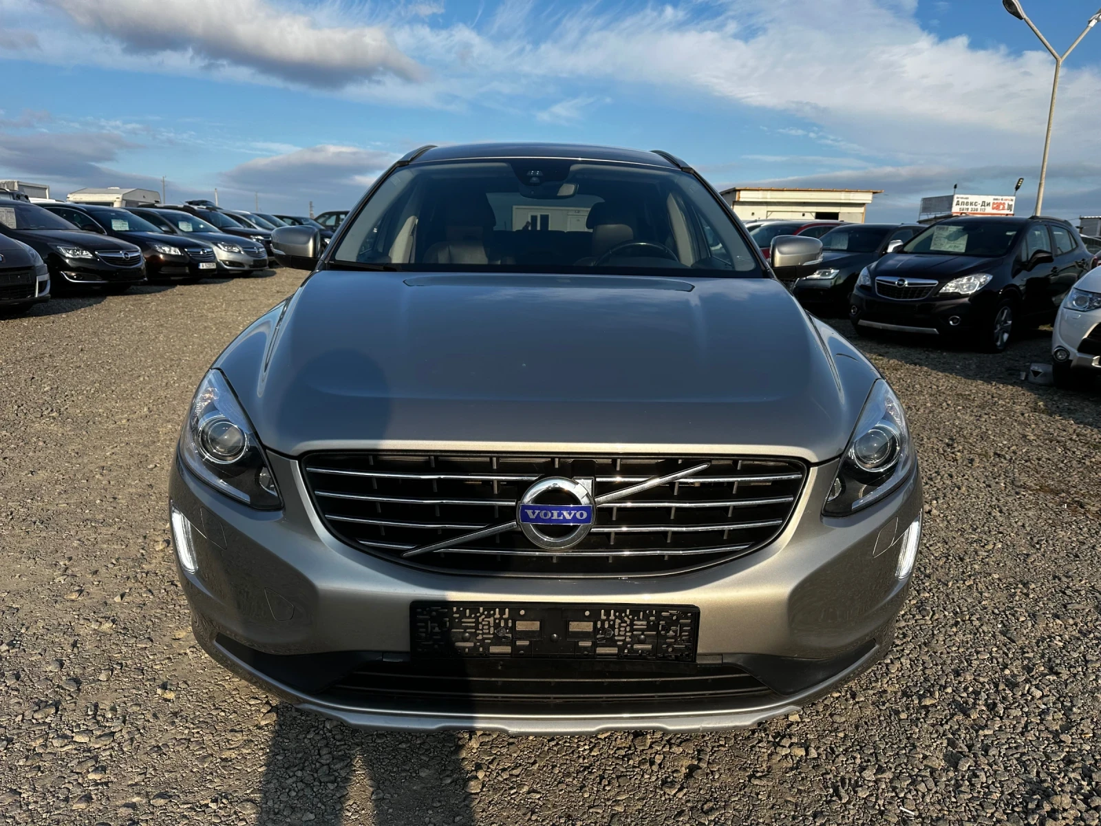 Volvo XC60 2.5 ШВЕЙЦАРИЯ Т5 AWD - изображение 2