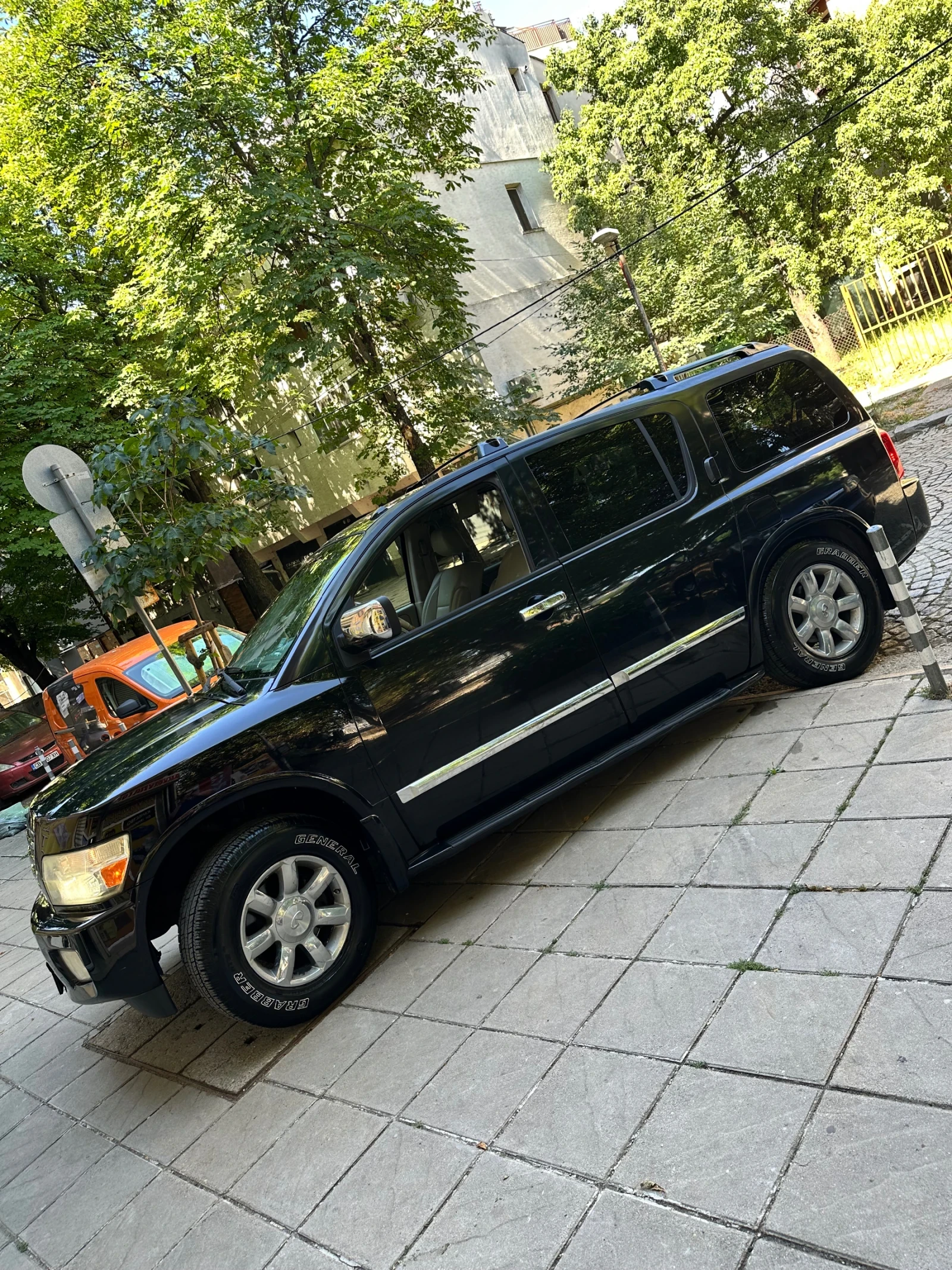 Infiniti QX56  - изображение 2