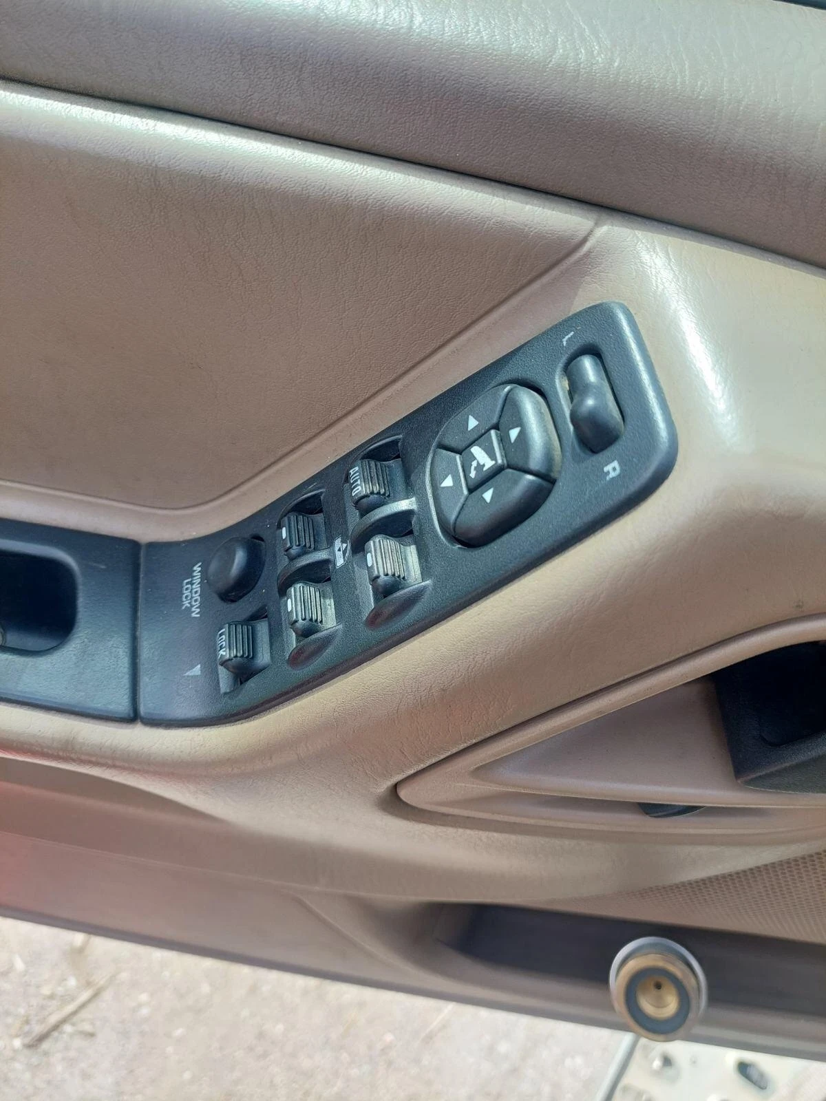 Jeep Grand cherokee 4.0i GAZ - изображение 10