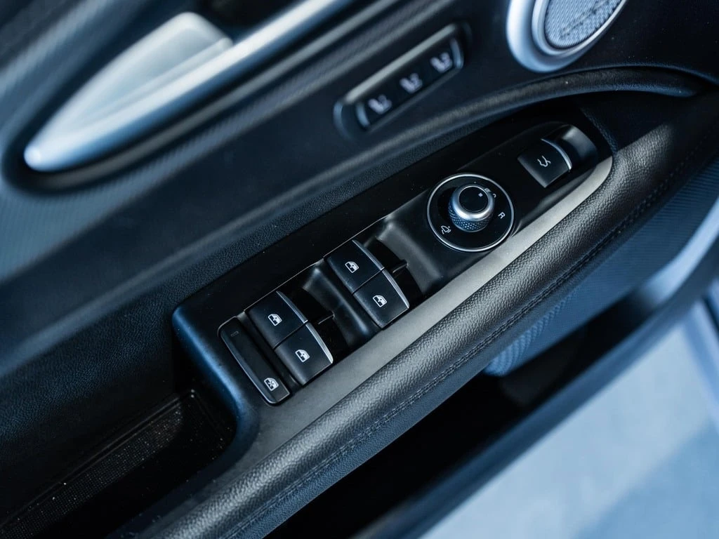 Alfa Romeo Stelvio * Veloce/HARMEN K/NAV/1OWNER/CLEAN CARFAX * CARFAX | Mobile.bg � ����������� 10