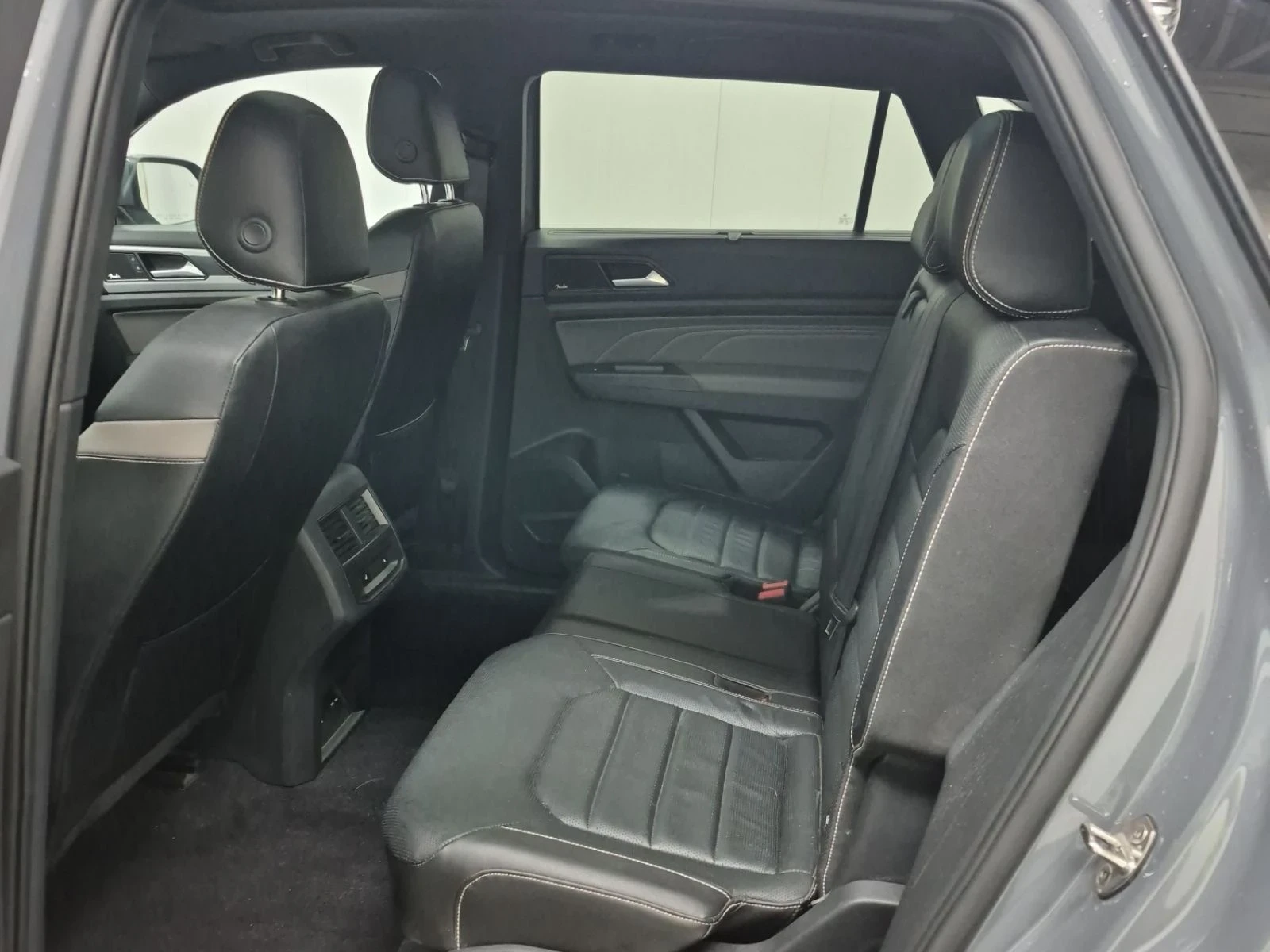 VW Atlas EXECLINE* Fender* 360View* CarPlay* Обдух, снимка 14 - Автомобили и джипове - 53861751