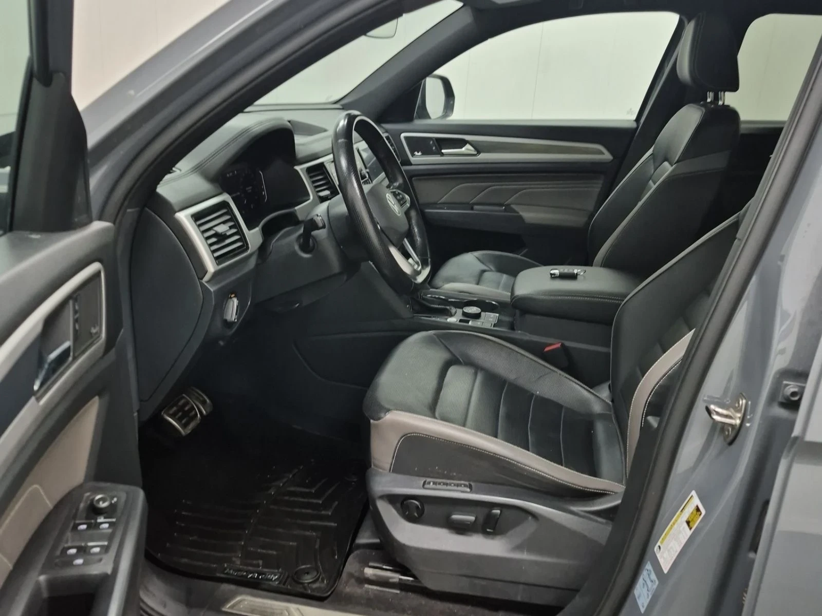 VW Atlas EXECLINE* Fender* 360View* CarPlay* Обдух, снимка 7 - Автомобили и джипове - 53861751