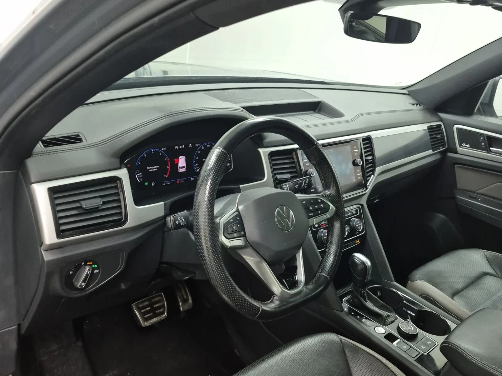 VW Atlas EXECLINE* Fender* 360View* CarPlay* Обдух, снимка 8 - Автомобили и джипове - 53861751