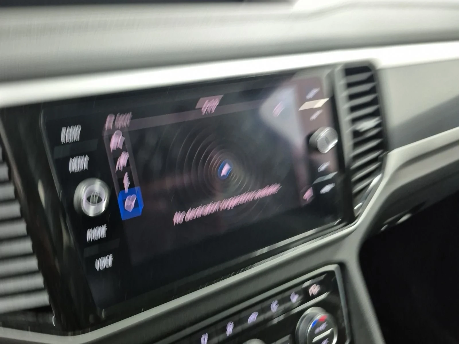 VW Atlas EXECLINE* Fender* 360View* CarPlay* Обдух, снимка 11 - Автомобили и джипове - 53861751