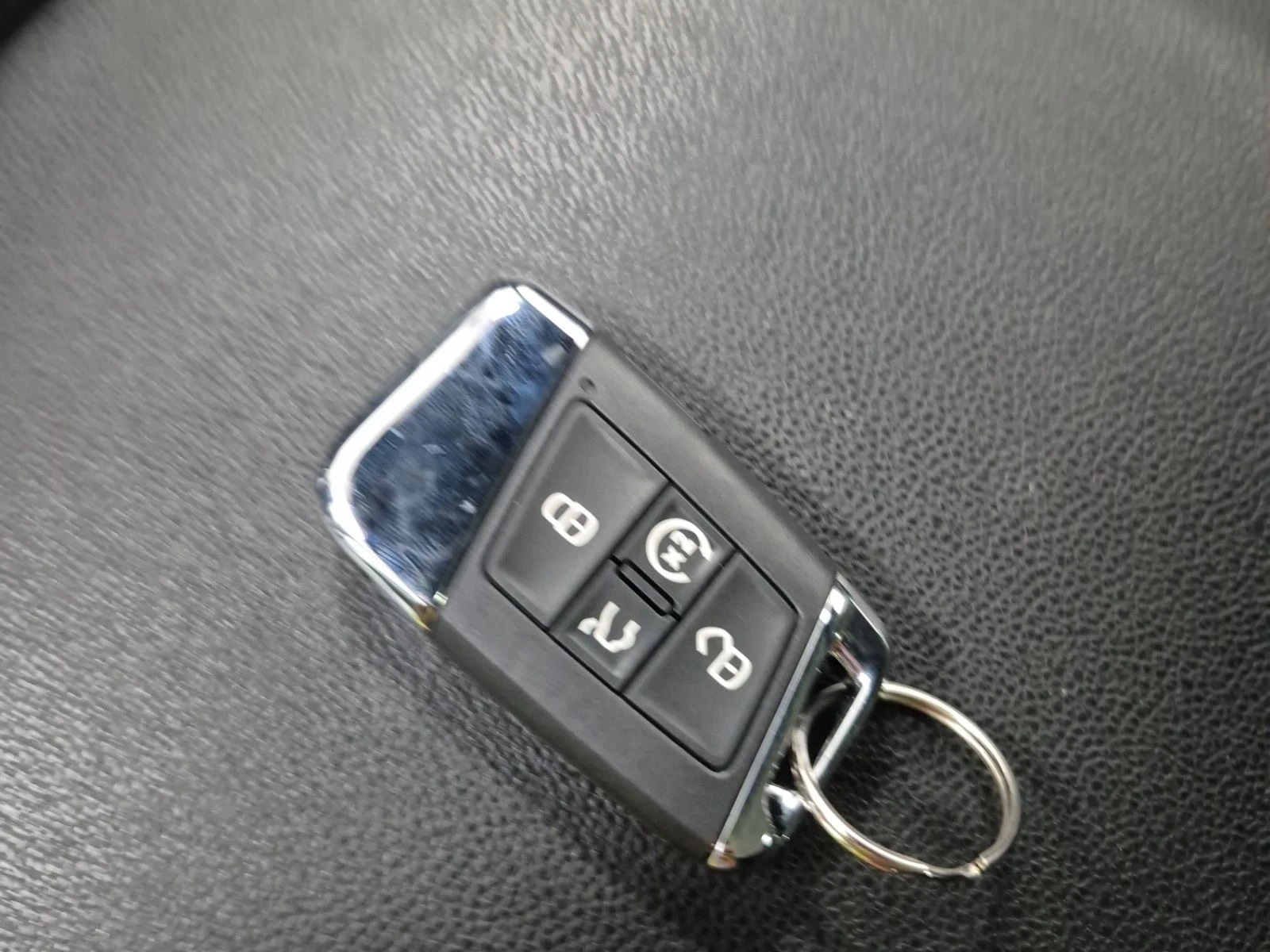 VW Atlas EXECLINE* Fender* 360View* CarPlay* Обдух, снимка 12 - Автомобили и джипове - 53861751