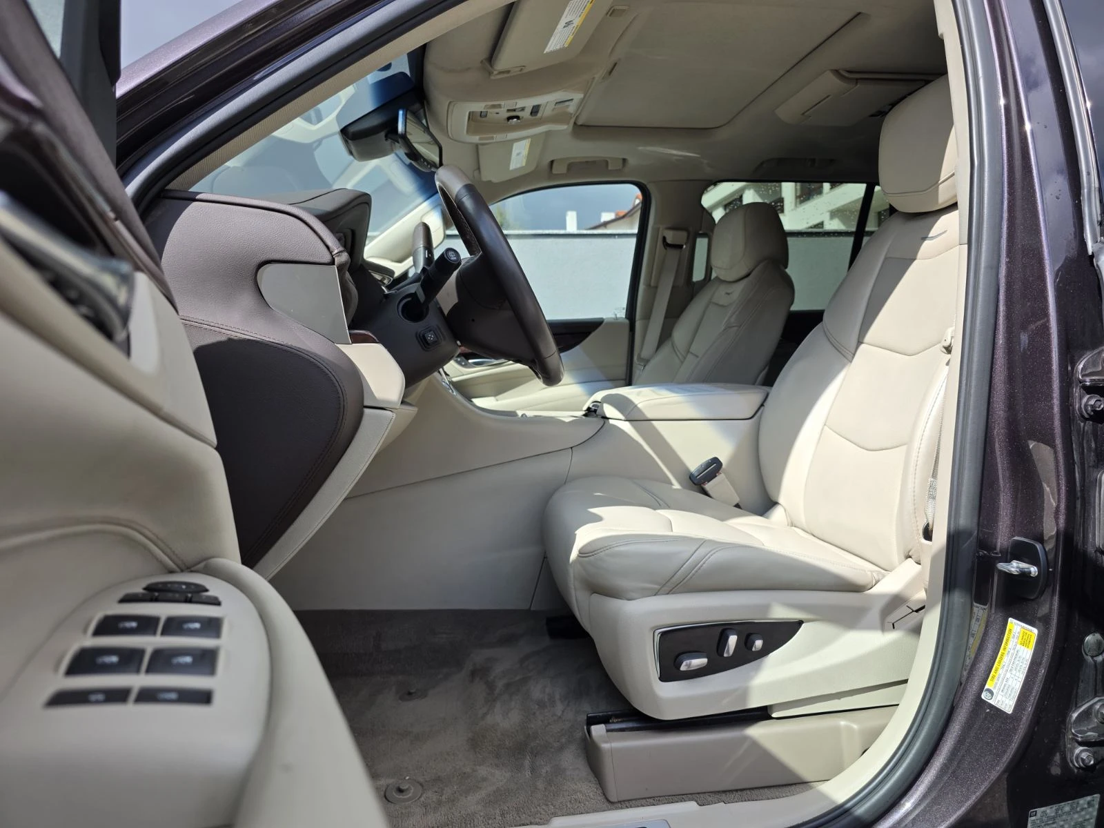 Cadillac Escalade 6.2L PLATINUM, снимка 10 - Автомобили и джипове - 54105296