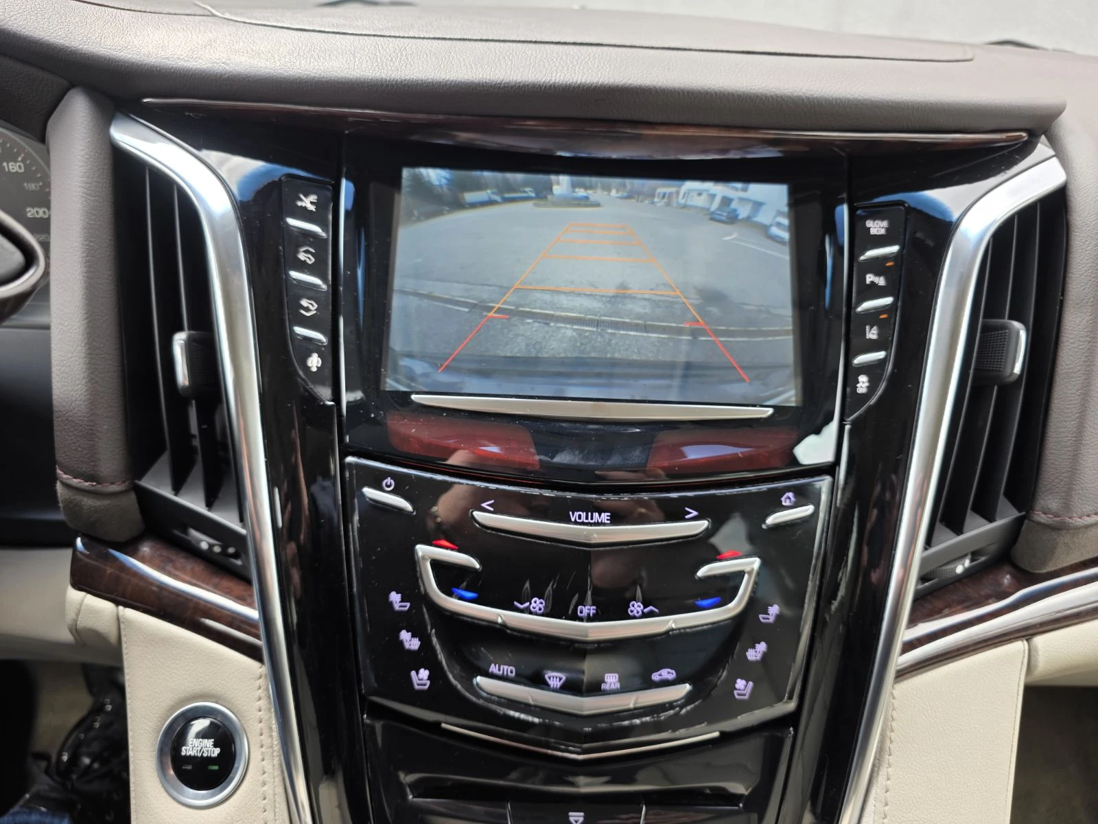 Cadillac Escalade 6.2L PLATINUM, снимка 16 - Автомобили и джипове - 54105296