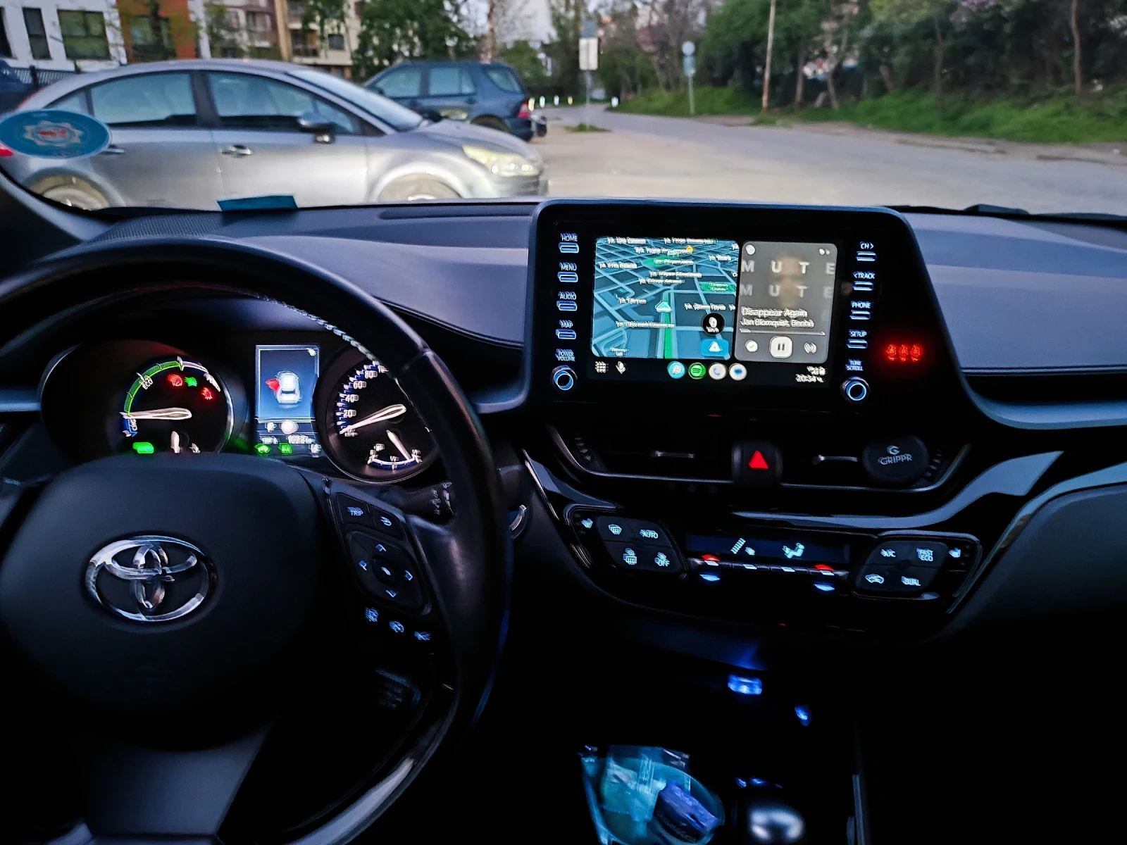 Toyota C-HR 2.0 -184 к.с, снимка 15 - Автомобили и джипове - 54308644