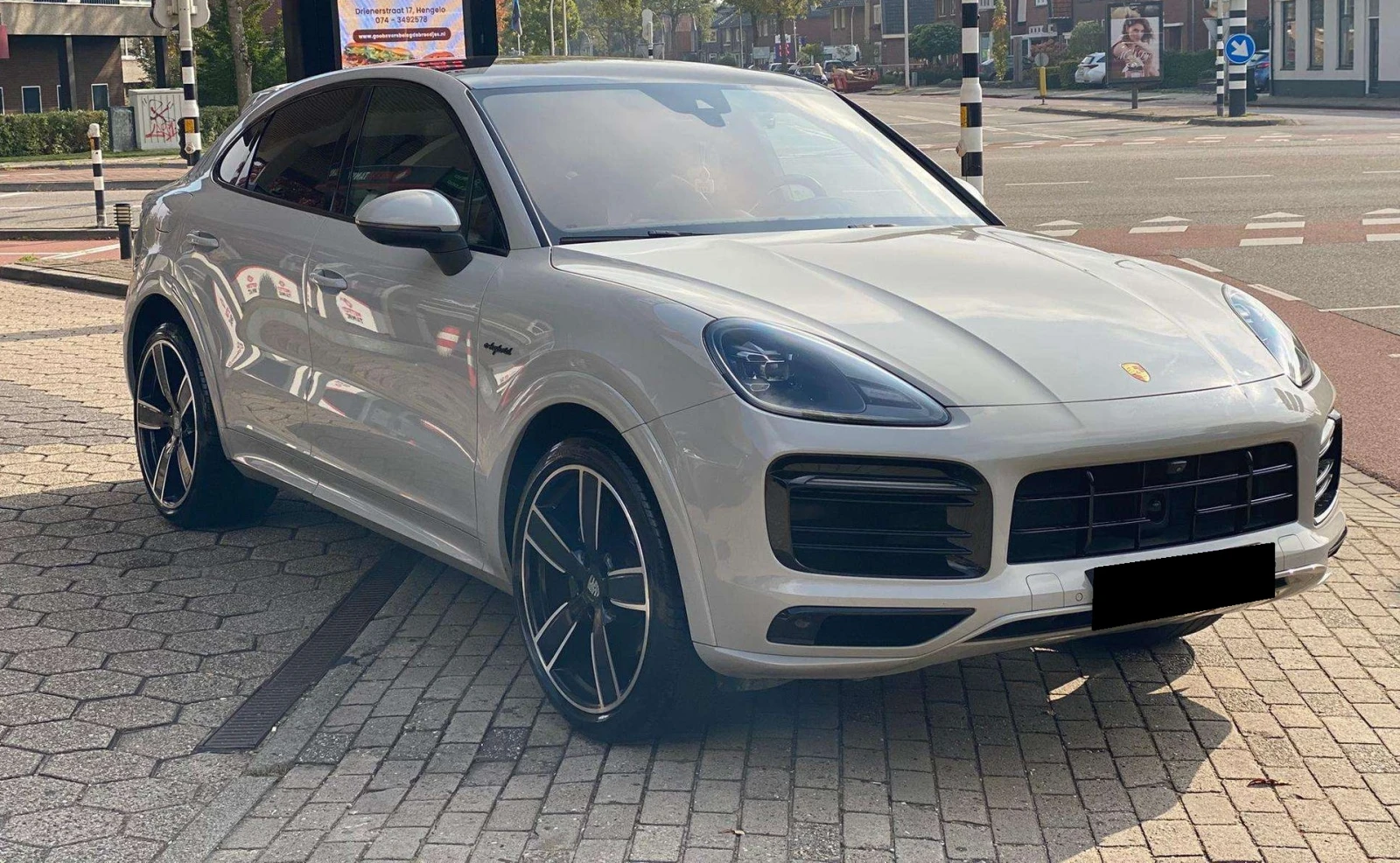 Porsche Cayenne E-Hybrid Coupe, снимка 3 - Автомобили и джипове - 54550922