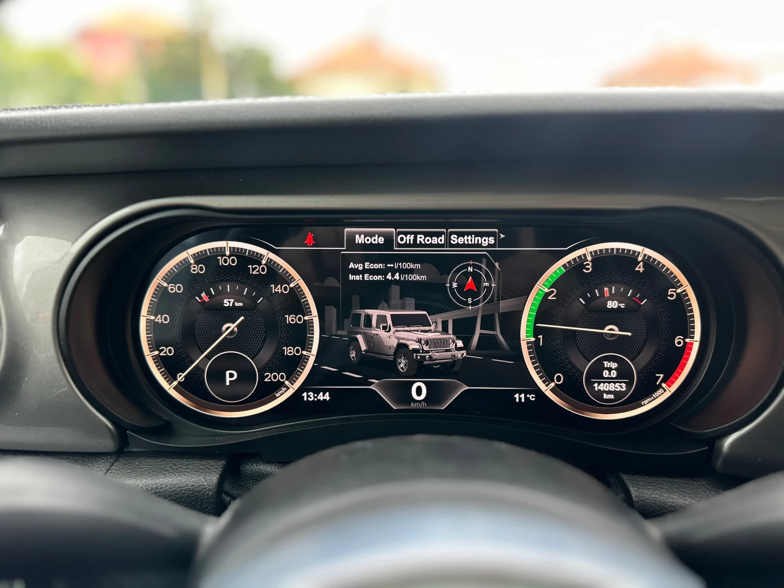 Jeep Wrangler Sahara 2.0L 294 к.с. 8 скорости E-torque, снимка 11 - Автомобили и джипове - 54581643