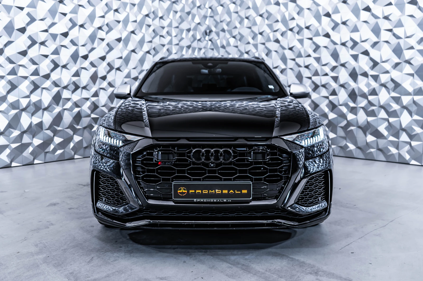 Audi RSQ8 B&O* Керамика* Пано* SoftCl* , снимка 2 - Автомобили и джипове - 54788630