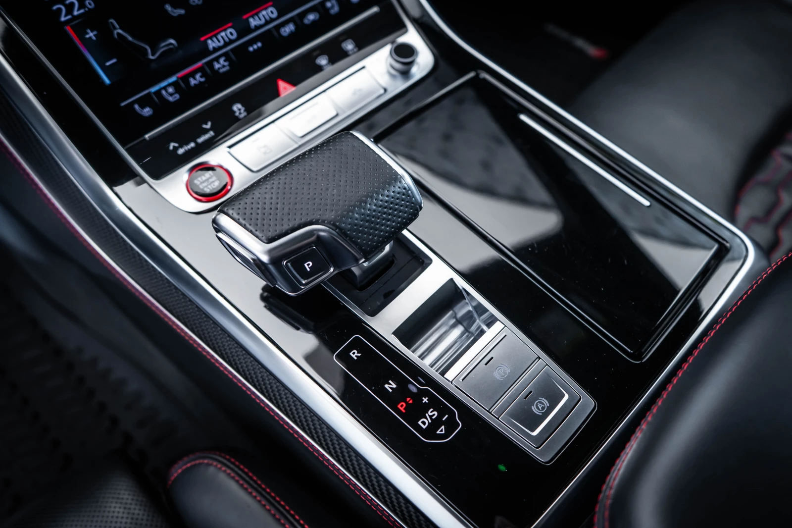 Audi RSQ8 B&O* Керамика* Пано* SoftCl* , снимка 9 - Автомобили и джипове - 54788630
