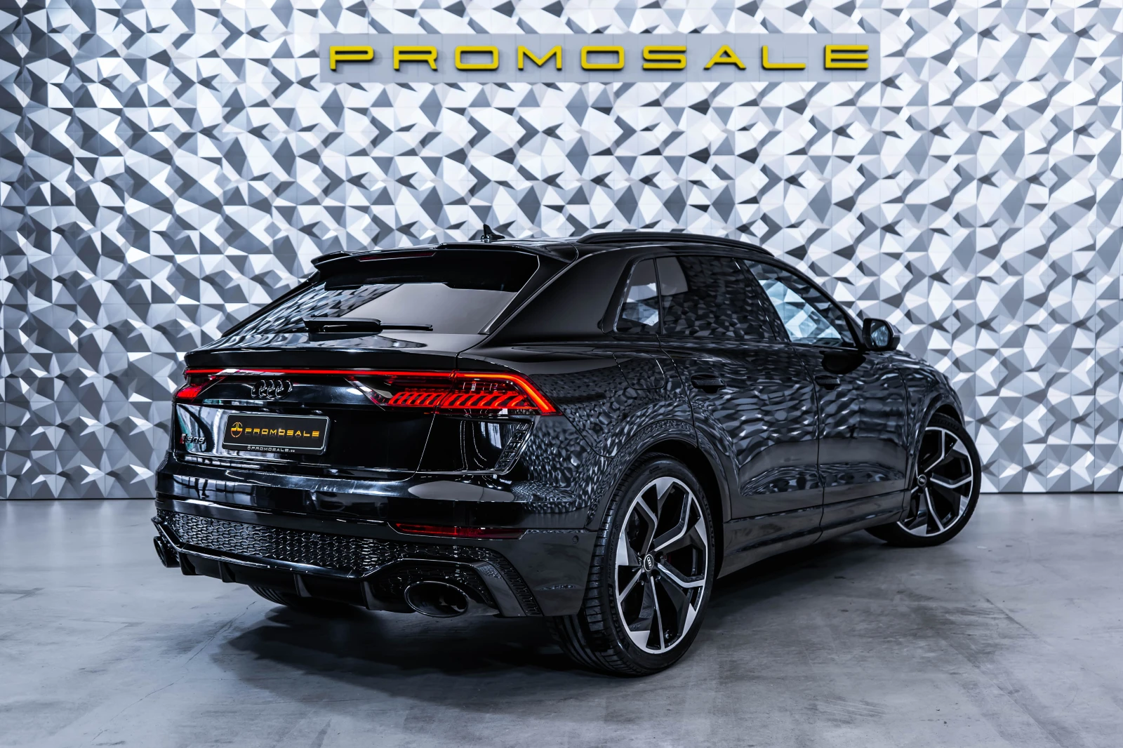 Audi RSQ8 B&O* Керамика* Пано* SoftCl* , снимка 4 - Автомобили и джипове - 54788630