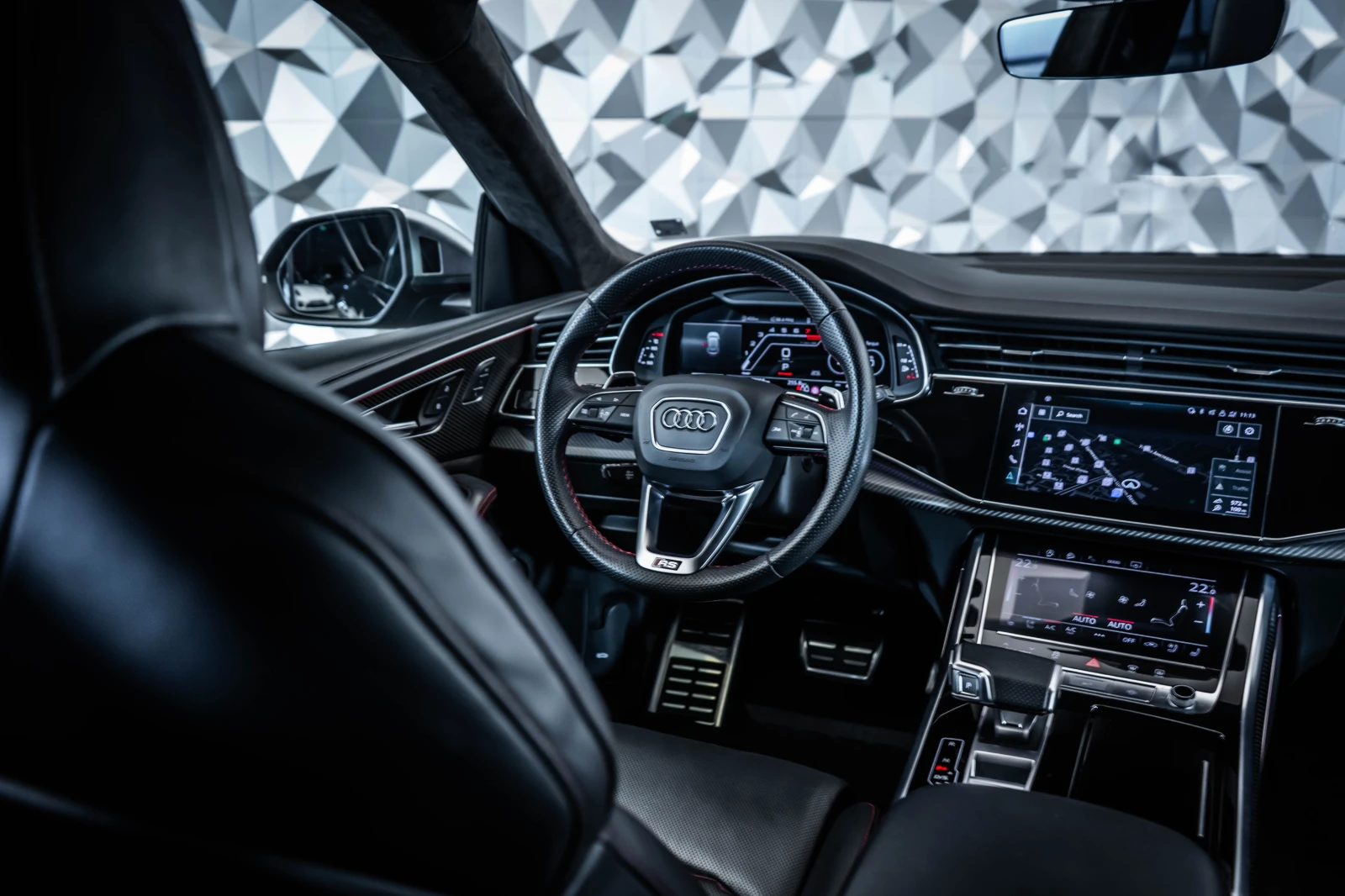 Audi RSQ8 B&O* Керамика* Пано* SoftCl* , снимка 10 - Автомобили и джипове - 54788630
