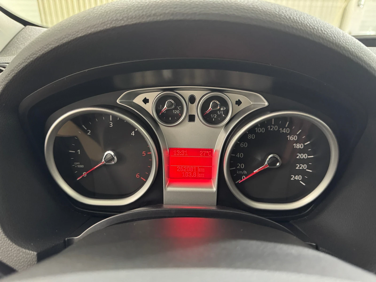Ford Kuga 2.0 TDCI 2WD , снимка 12 - Автомобили и джипове - 55260161