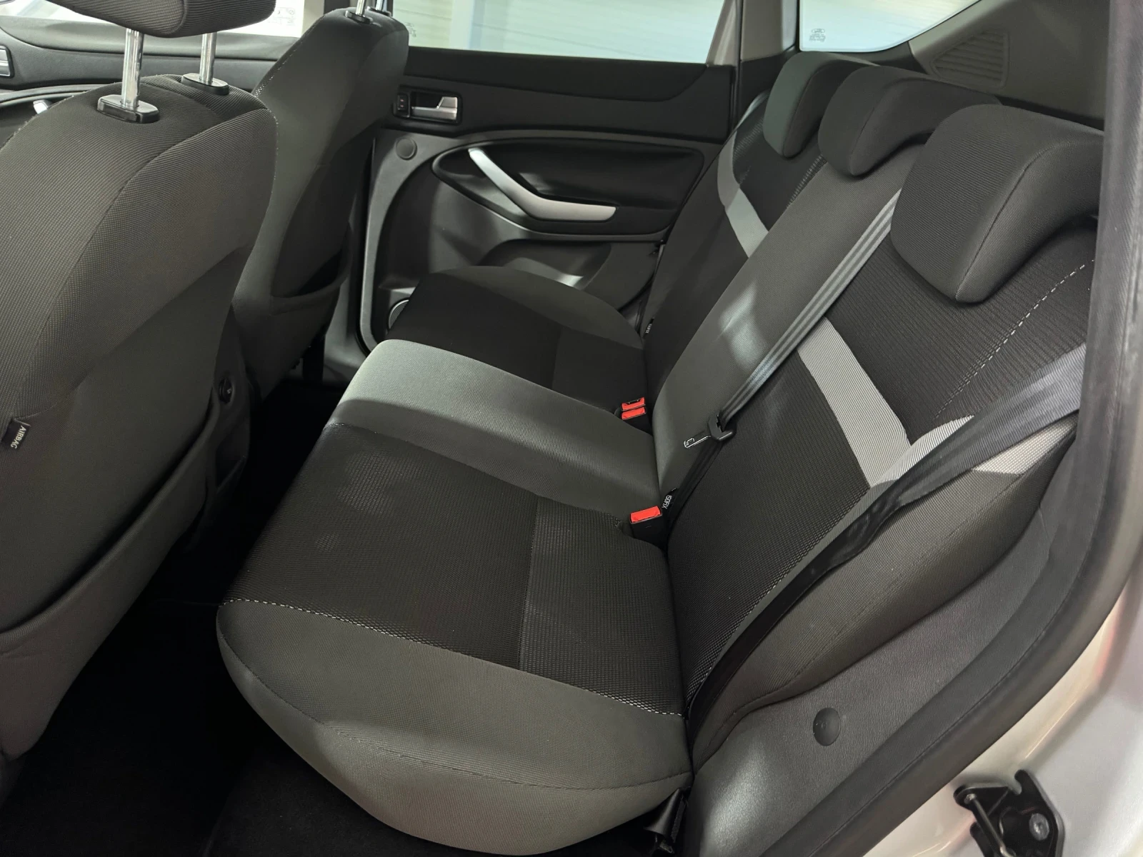 Ford Kuga 2.0 TDCI 2WD , снимка 15 - Автомобили и джипове - 55260161