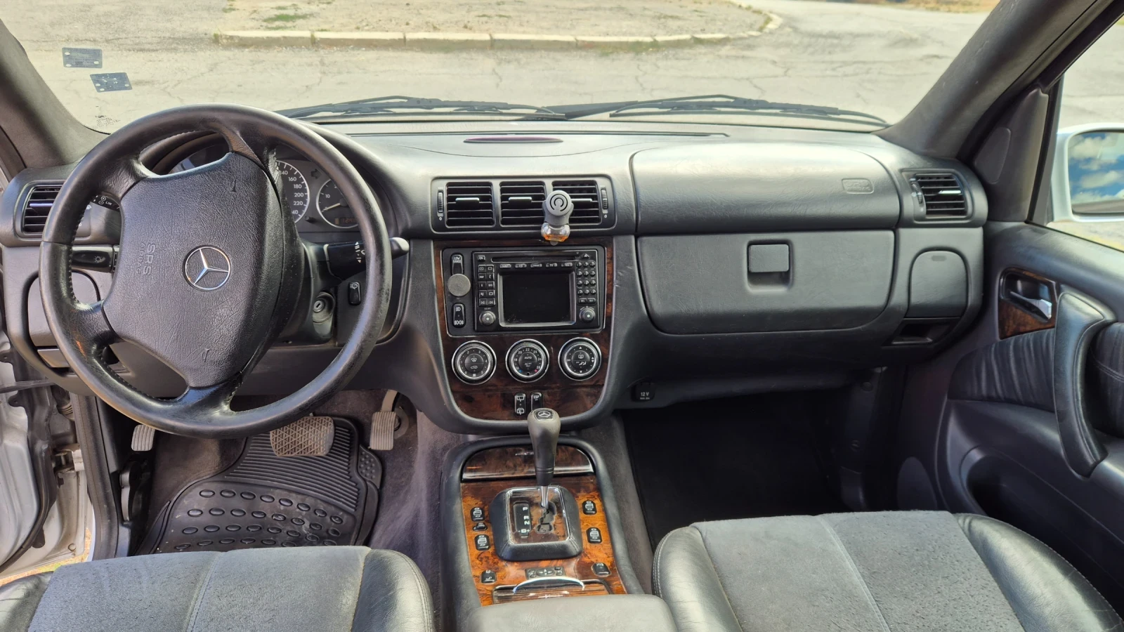 Mercedes-Benz ML 320, снимка 11 - Автомобили и джипове - 56198239