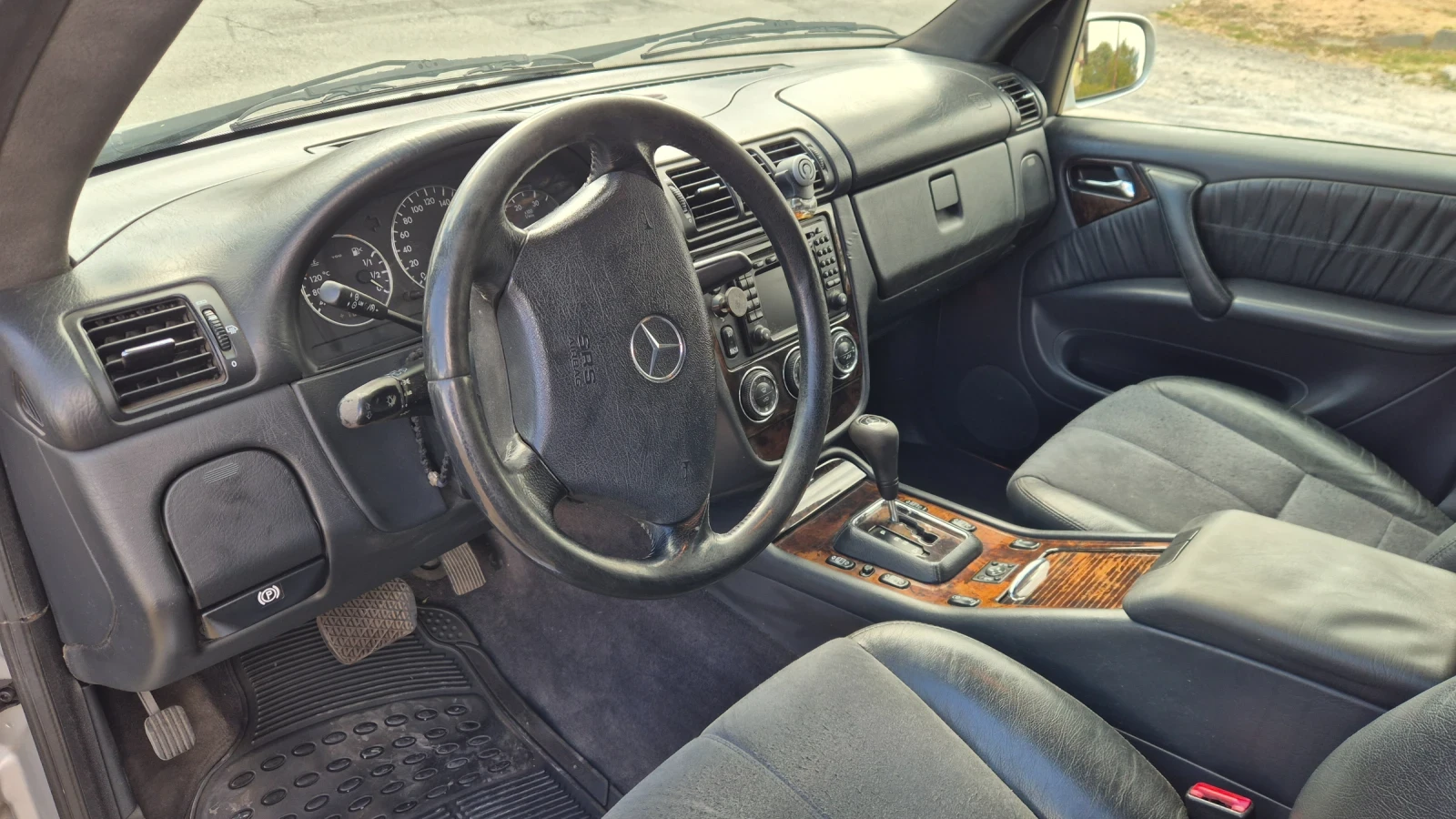 Mercedes-Benz ML 320, снимка 9 - Автомобили и джипове - 56198239